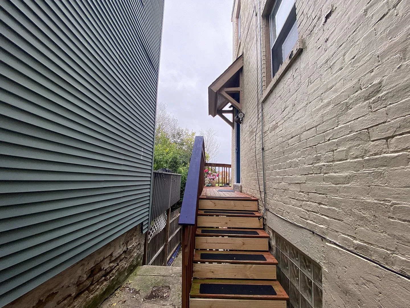 6 Bed/2.5 Bath Seconds From UC Main Campus Only $650/pp ($3900/mo) — Photo 3