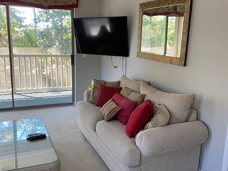 390 Pinehurst Ln #14E — Photo 7