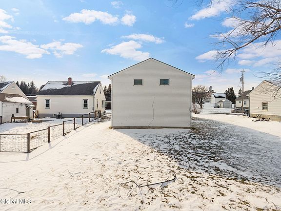 4th image of 27 Grieme Avenue