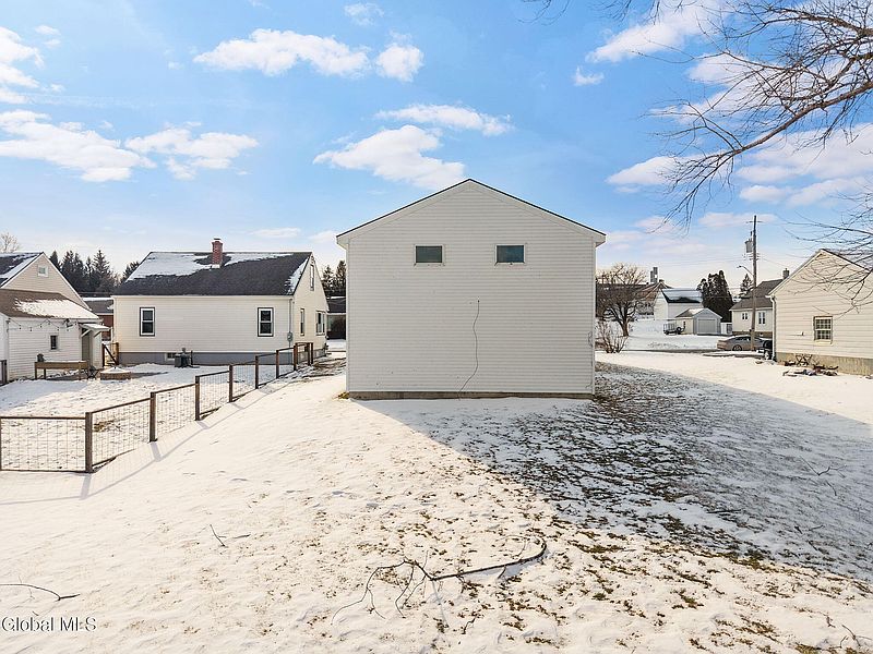 4th image of 27 Grieme Avenue