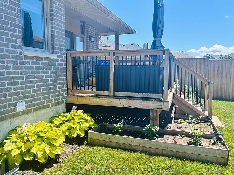 48 Mercedes Dr — Photo 43