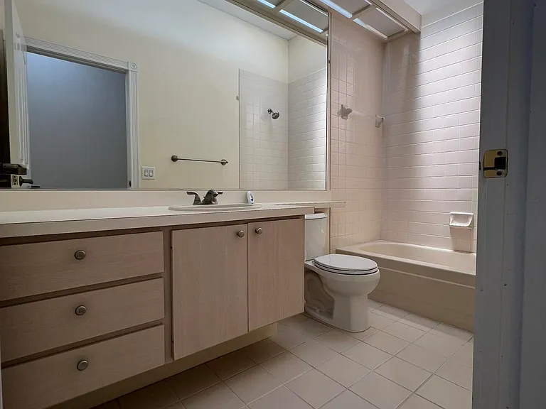 244 Hampton Pl — Photo 23