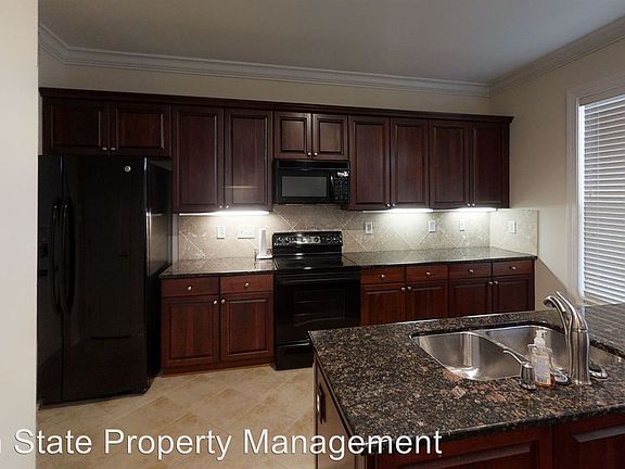 4th image of 2804 Dominion Ln NW