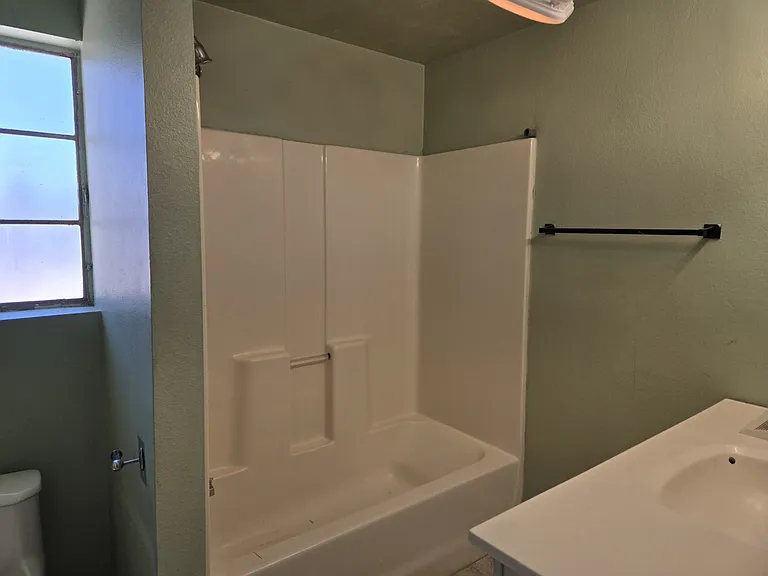 4971 Cresita Dr — Photo 25