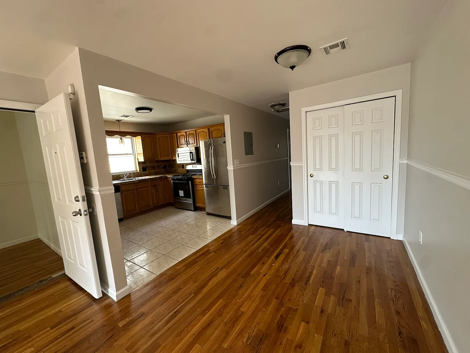 3 bed, $2,700 — Photo 3