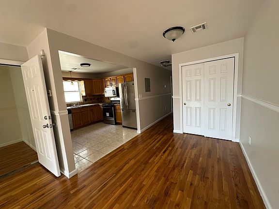 3rd image of 64 S 10th St Floor 2