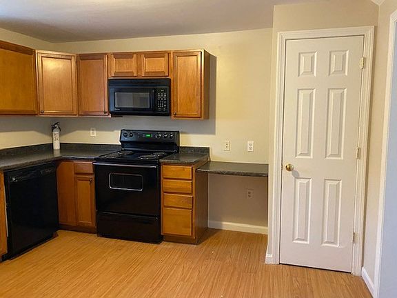 3rd image of 13 Meadow St APT 5