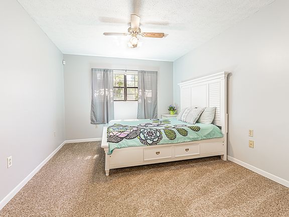5th image of 9300 Oakshire Cir