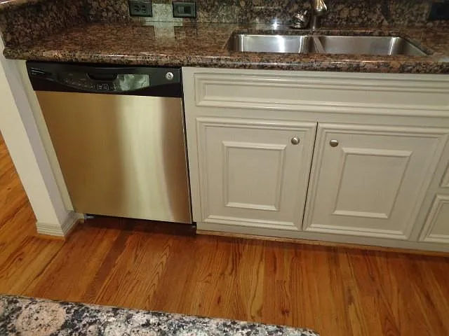 408 Reinerman St — Photo 7