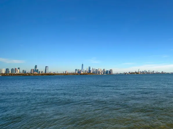 15 Freedom Way image 16 of 20