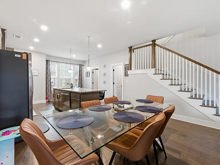 4762 Sampson Ct — Photo 37