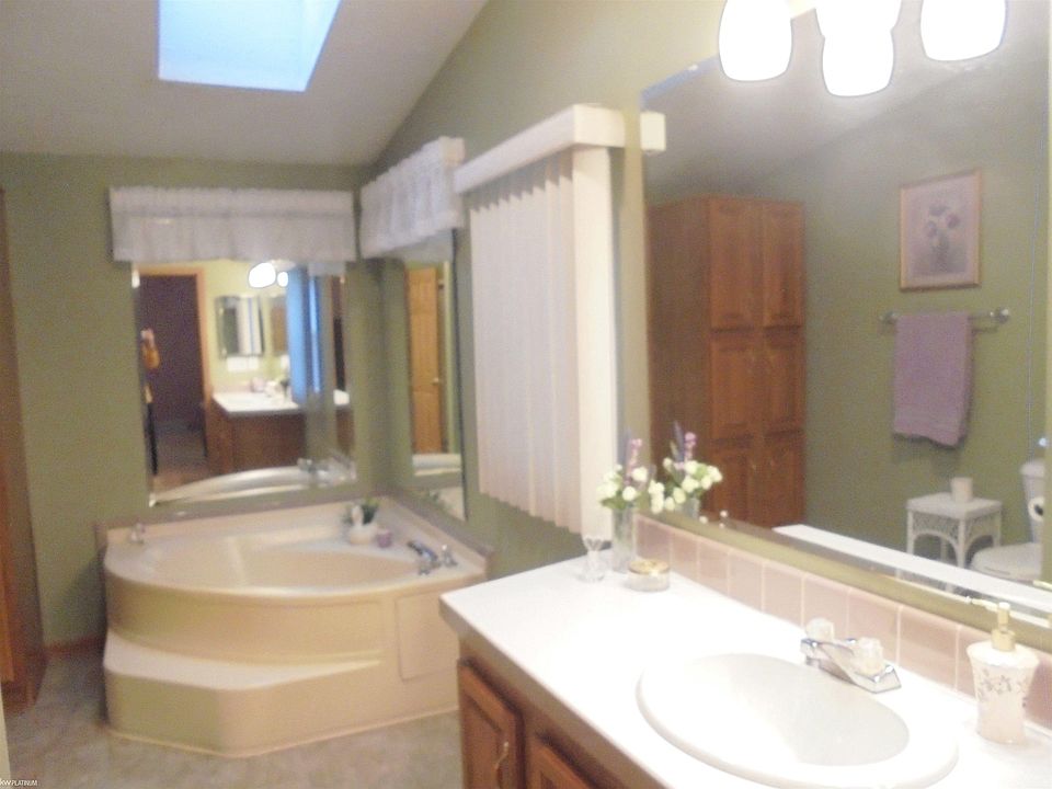 536 Swan Creek Ct, photo 16