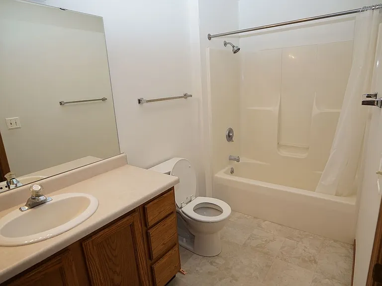 106 Joyce Dr — Photo 7