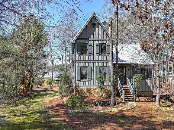 2nd image of 1240 Stoneridge Cir