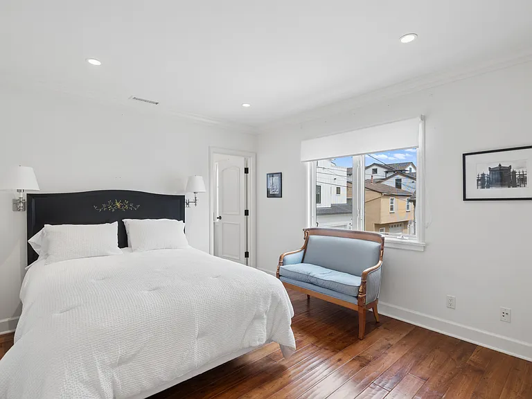 213 Coral Ave — Photo 37