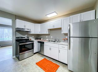 102 Sunny Meade Ln APT 1, Madison, WI 53713