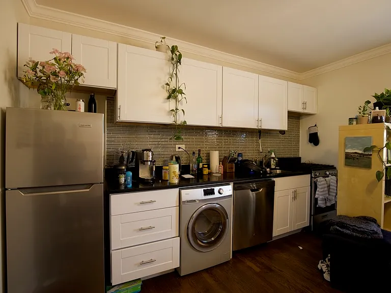 2129 N Dayton St #403 — Photo 2