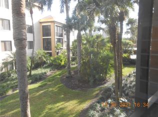 6820 Pelican Bay Blvd APT 122, Naples, FL 34108