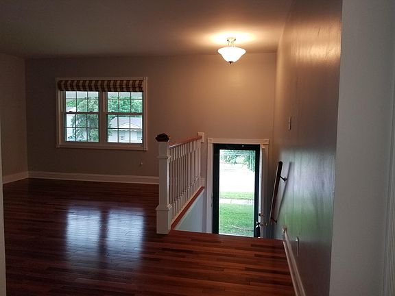 4th image of 447 Canfield Dr