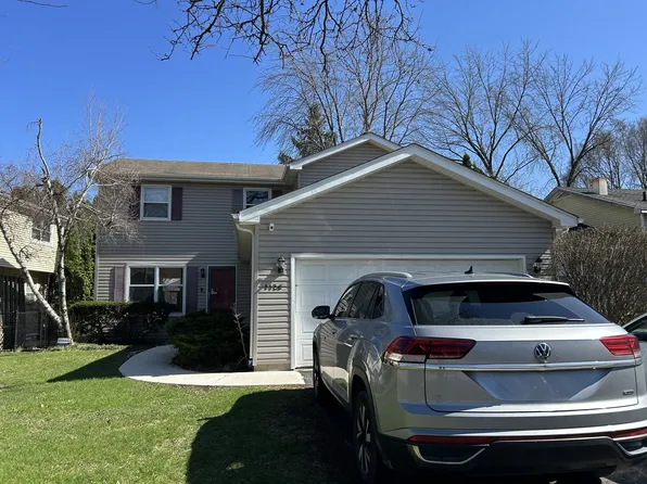 1126 Greensfield Dr, Naperville, IL 60563