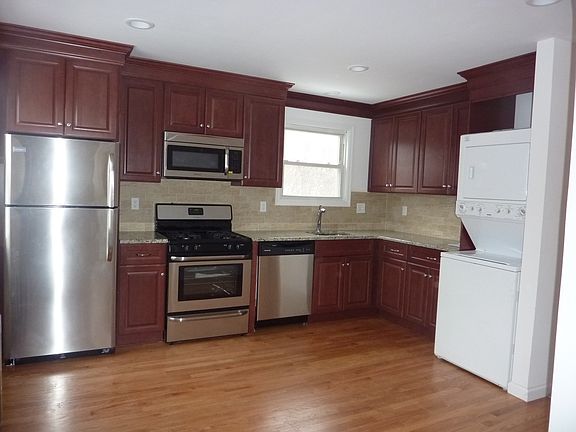 2nd image of 305 Colfax Ave #2