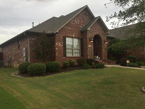 4th image of 215 Sagewood Ln
