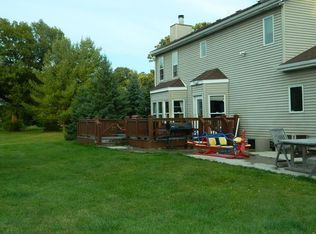 26554 N Pond Shore Dr, Wauconda, IL 60084