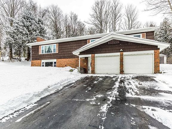 2nd image of 128 Stanwood Ln