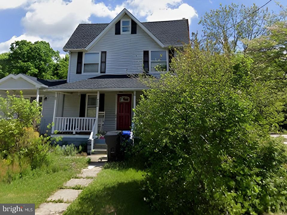 1st image of 755 Main St