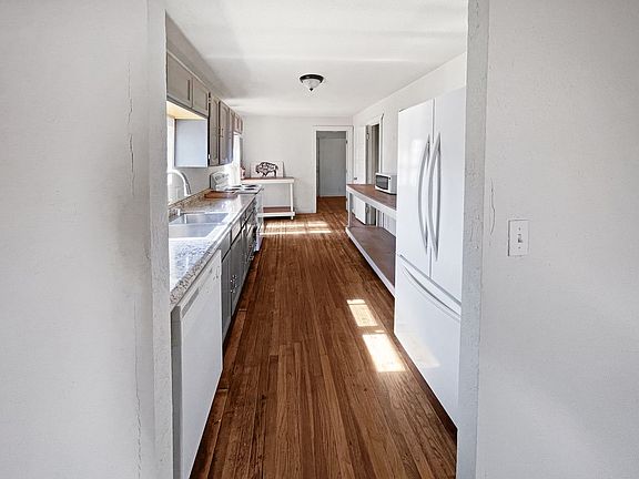 3rd image of 1316 W Scharbauer St