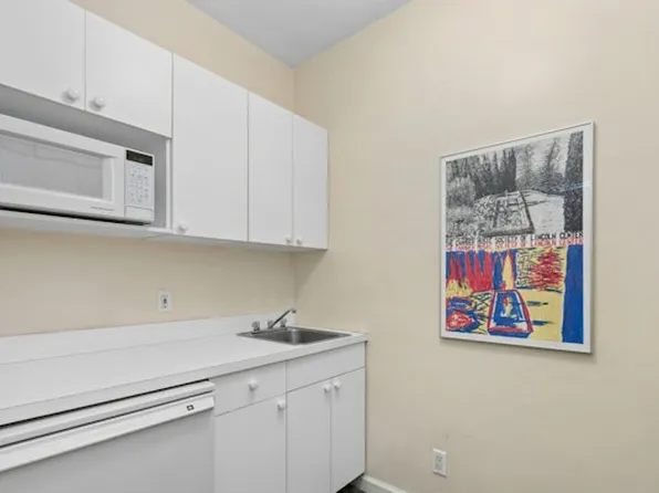 35 East 85th Street image 1 of 8