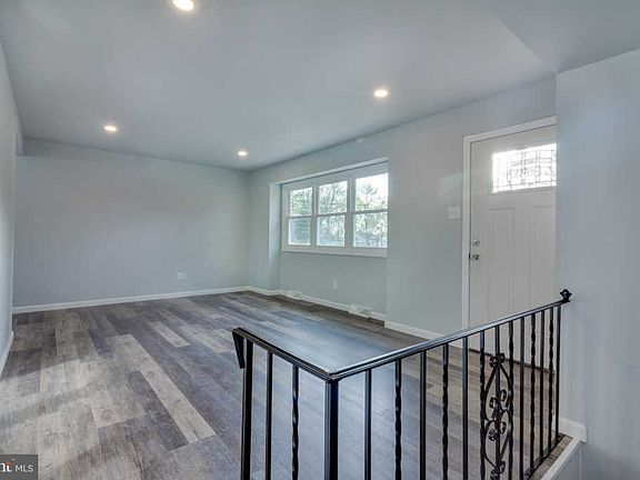 3rd image of 216 S Lincoln Ave