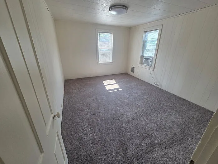 701 8th St #2 — Photo 7