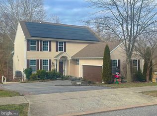 809 Maple Ln, Aston, PA 19014