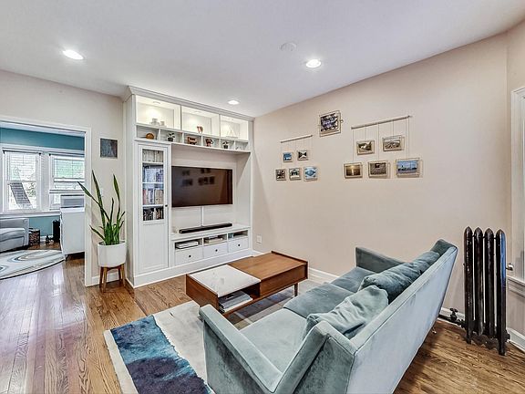 2nd image of 6236 N Broadway St #2