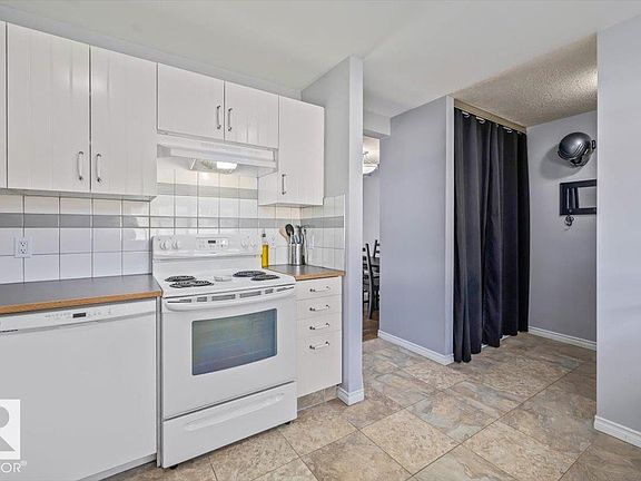 4th image of 260 Woodbridge Way