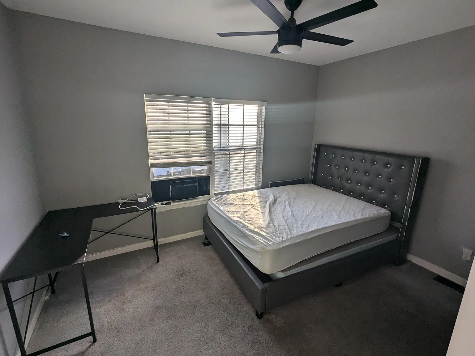 4 bed, 3.0 bath, 2100 sqft, $927 — Photo 1