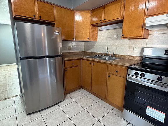 3rd image of 3534 Dahlia Pl #B