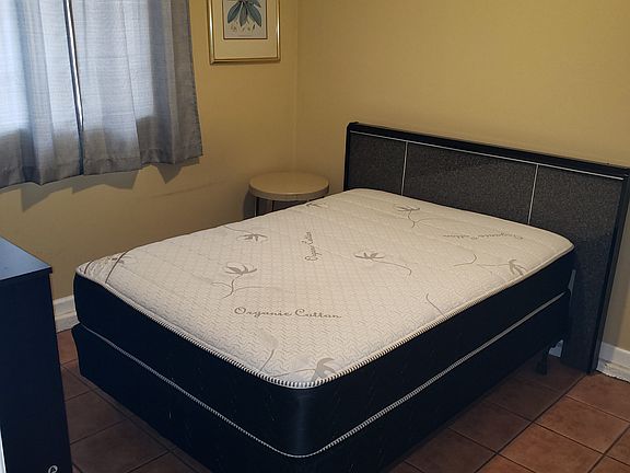 4th image of 12877 Glenoaks Blvd
