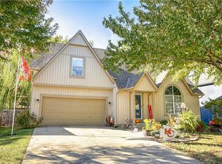 2093 S Stagecoach Dr, Olathe, KS 66062