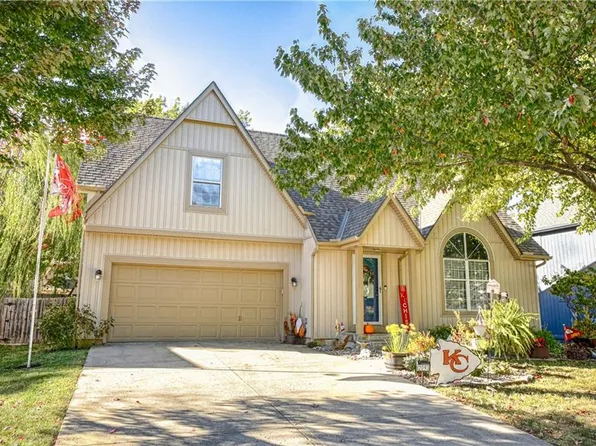 2093 S Stagecoach Dr, Olathe, KS 66062