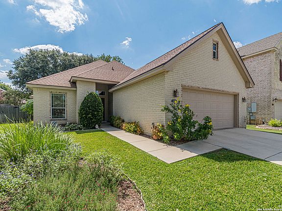 3rd image of 2613 Fairwood Dr