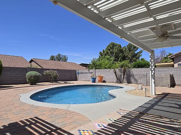4th image of 4117 W Menadota Dr