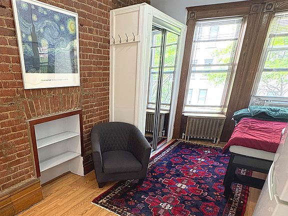 3rd image of 314 W 90th St APT 3C