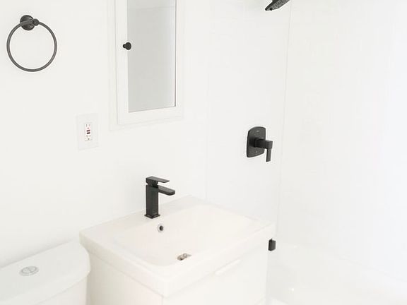 2nd image of 3005 S Normandie Ave APT 1