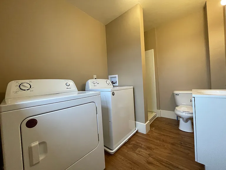 Bathroom / Laundry