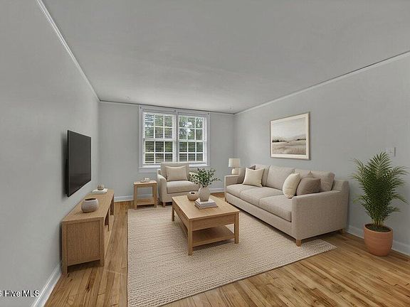 4th image of 2940 Oleander Drive #A2