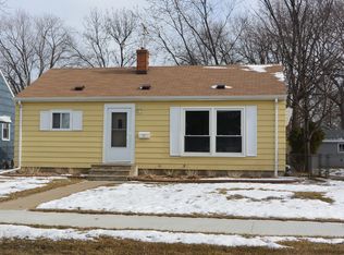 33 Jackson Ave S, Hopkins, MN 55343