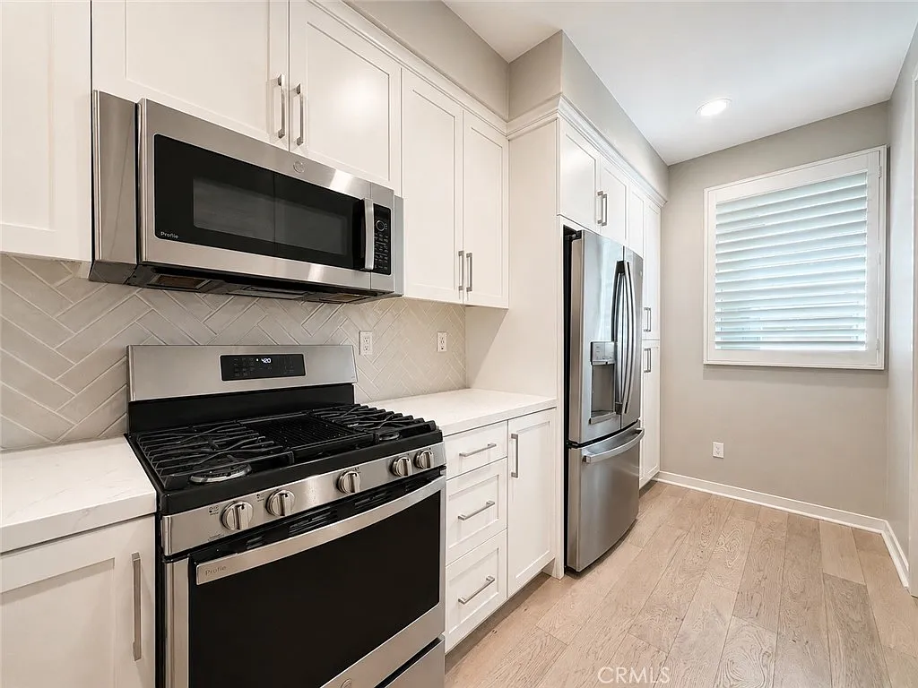 2 bed, 2.5 bath, 1248 sqft, $3,550 — Photo 2