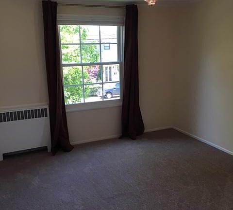 5th image of 240 E Bellevue Ave APT 7